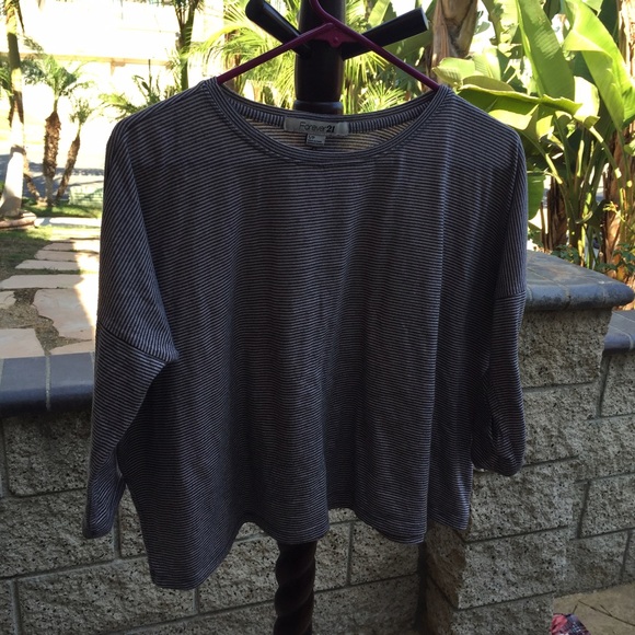Tiny stripes crop top