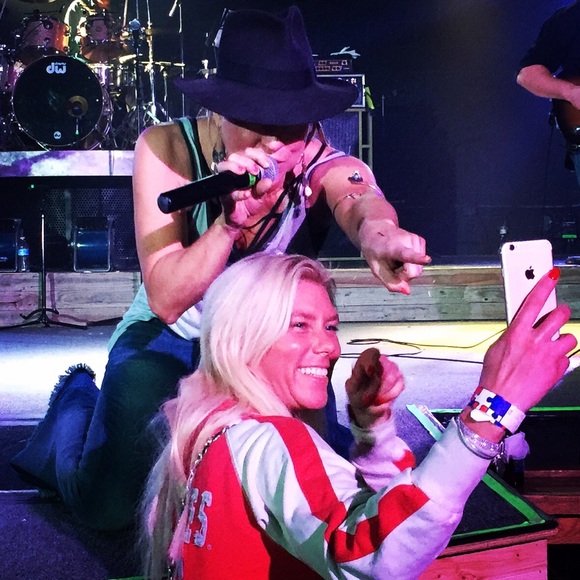 Meet your Posher, Rachel Stacy I ❤️FASHION! - Picture 7 of 16