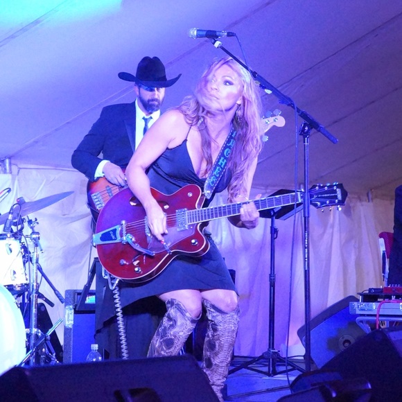 Meet your Posher, Rachel Stacy I ❤️FASHION! - Picture 4 of 16