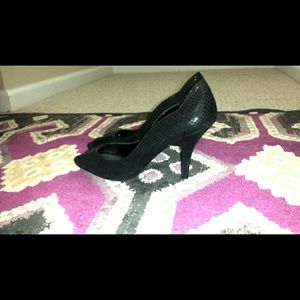 Kelly & Katie Black Heels 6.5