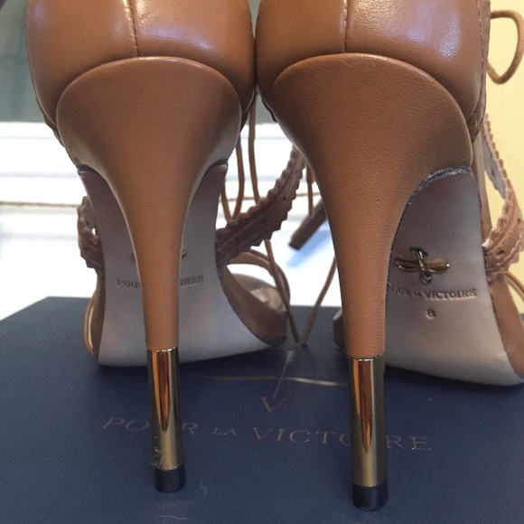 NIB Pour La Victoire Heels in Cognac and Gold - Picture 2 of 4