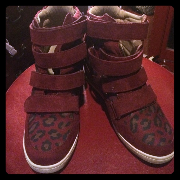 Hidden wedge sneakers