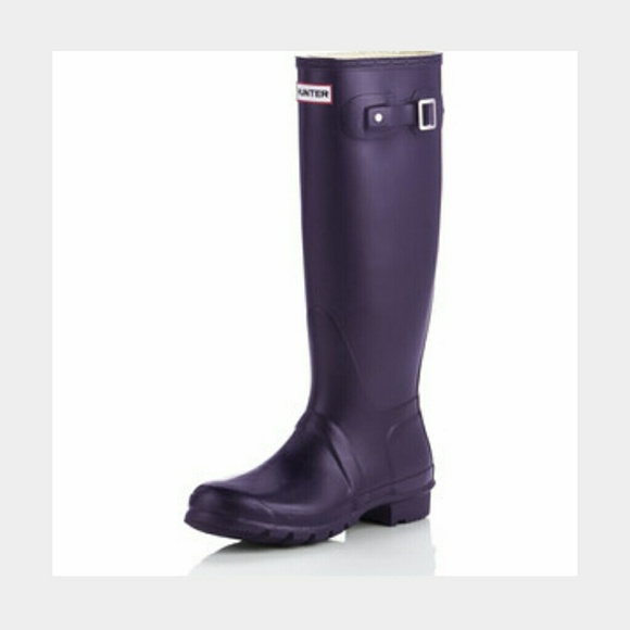 LIKE NEW- HUNTER Wellies (dark purple)