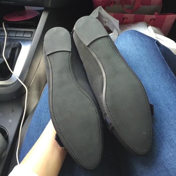 Black burberry flats - Picture 2 of 2