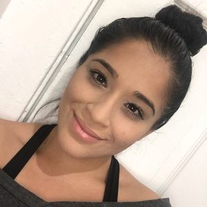 Meet your Posher, Evelyn