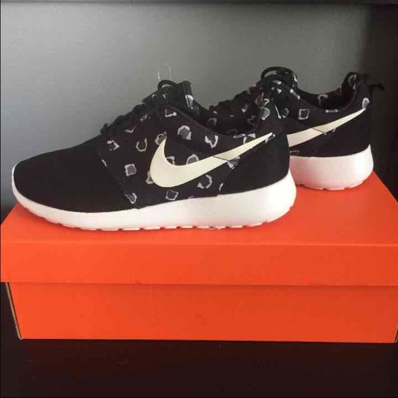 Brand new nike Roshe run