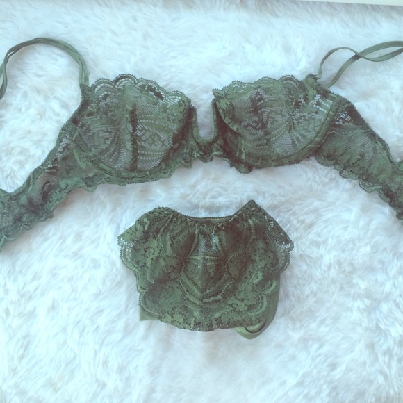 NWOT Victoria's Secret lingerie set