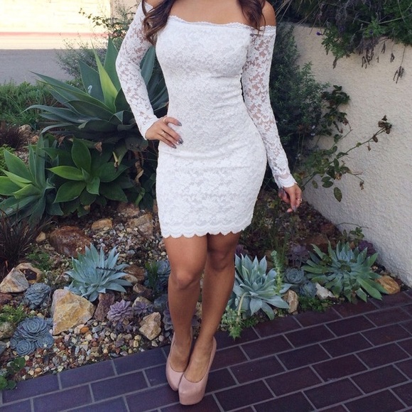 ✨Brand New Off the Shoulders Lace Dress✨