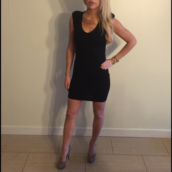 Shoulder pad dress with cutout back - Picture 3 of 3