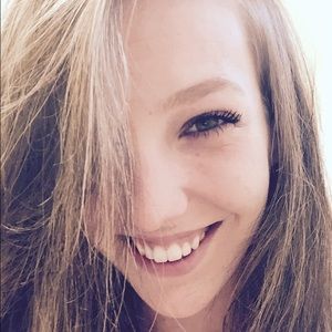 Meet your Posher, Julia