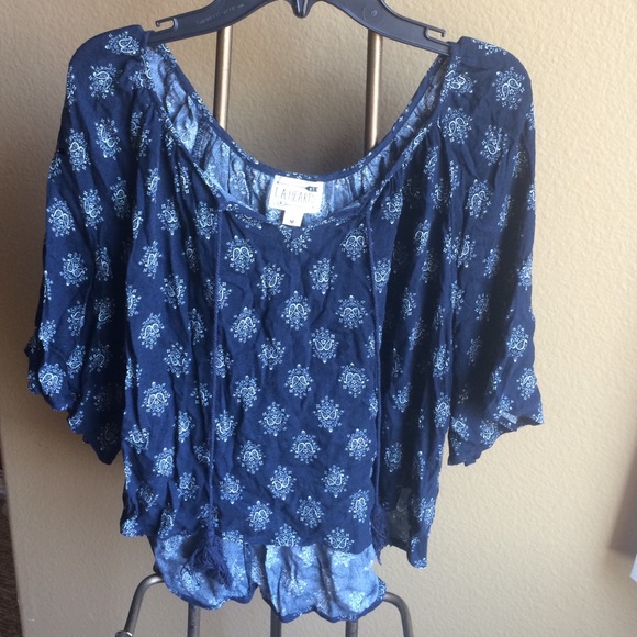 Gorgeous La Hearts shirt