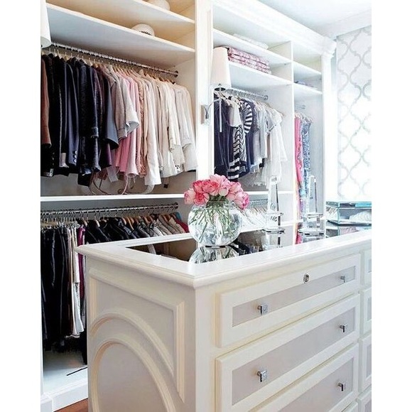 Meet your Posher, Betsey - Picture 3 of 3