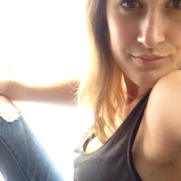 Meet your Posher, Devin - Picture 1 of 2