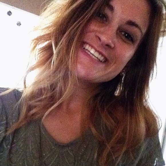 Meet your Posher, Devin - Picture 2 of 2