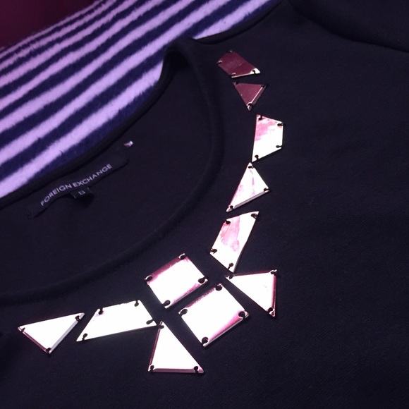 Cute crop top! - Picture 2 of 2