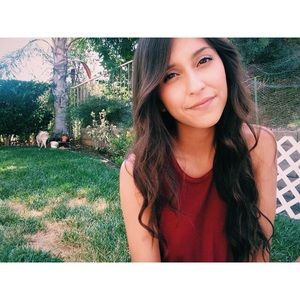 Meet your Posher, Brittney.