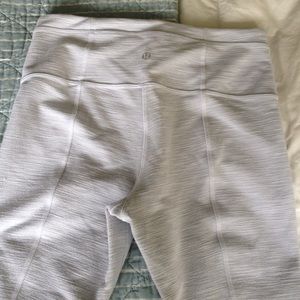 LULULEMON  SIZE 6