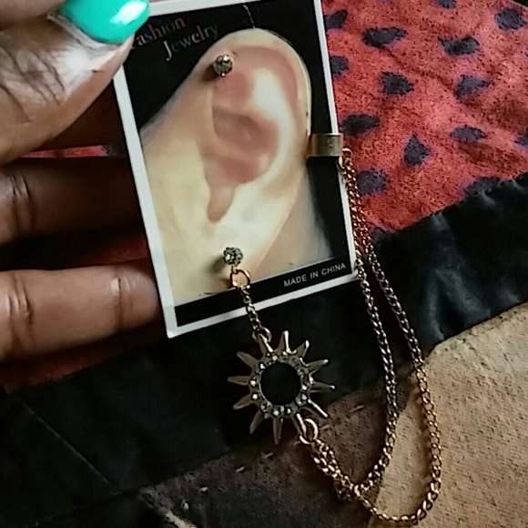 Earring - Picture 2 of 3