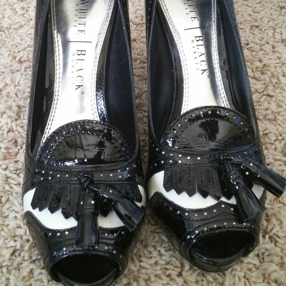 White House Black Market Women's size 7.5