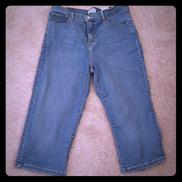 Levi's  capri
