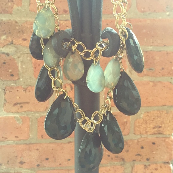 Stunning green beaded necklace
