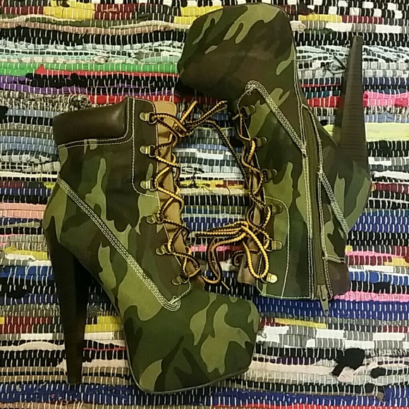 Camouflage booties