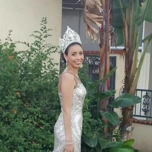 Meet your Posher, Rebeca lynn