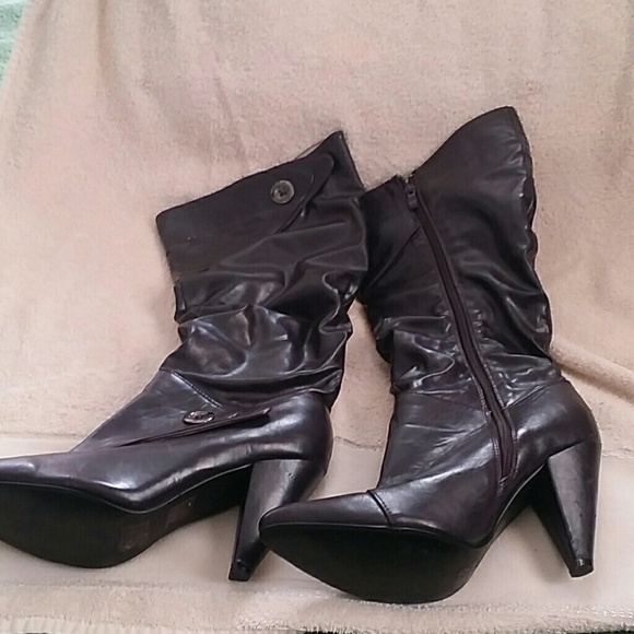 Ladies Boots with Zipper and Buckle sides