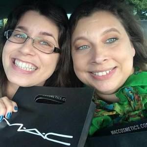 Meet your Posher, Yolanda