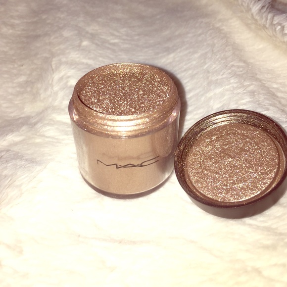 ***Rare*** MAC sunnydaze pigment powder NWOB