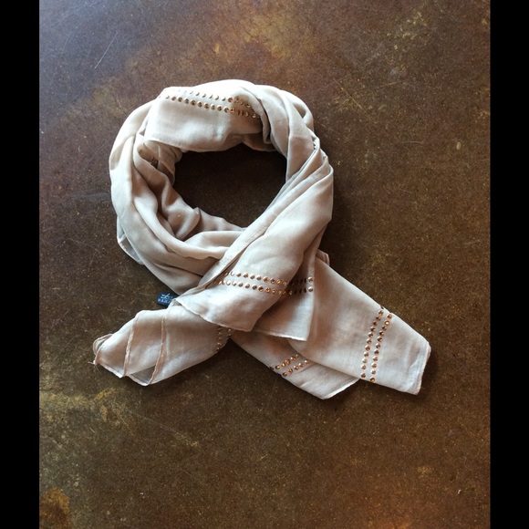 TAN SCARF WITH STUDDED DETAIL