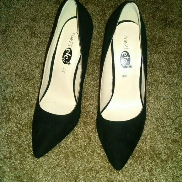 Heels - Picture 2 of 2