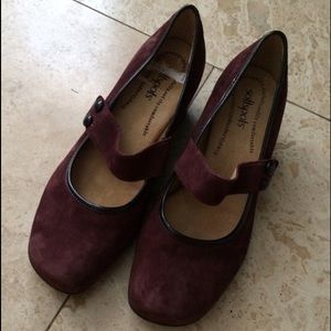 Burgundy comfort shoes