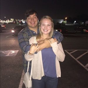 Meet your Posher, Caitlin