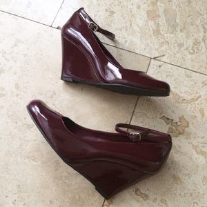 Oxblood red wedges