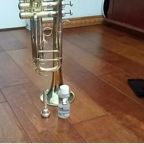 Bach Trumpet - Picture 3 of 4