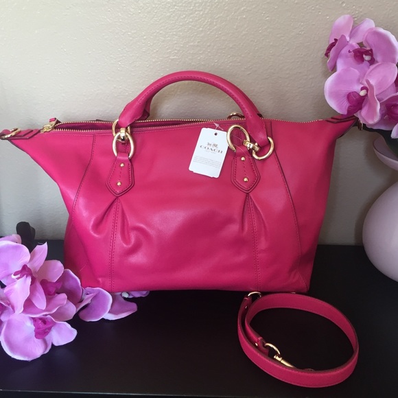 🎉SALE🎉🎉BNWT Coach Fuchsia Handbag! - Picture 4 of 4