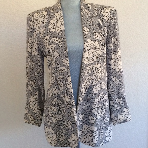 SOLD !!!! Ann Taylor Blazer jacket - Picture 2 of 4