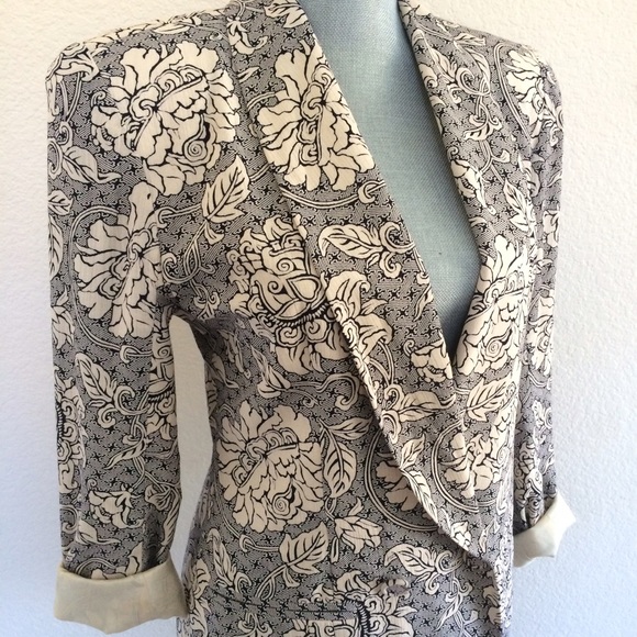 SOLD !!!! Ann Taylor Blazer jacket - Picture 4 of 4