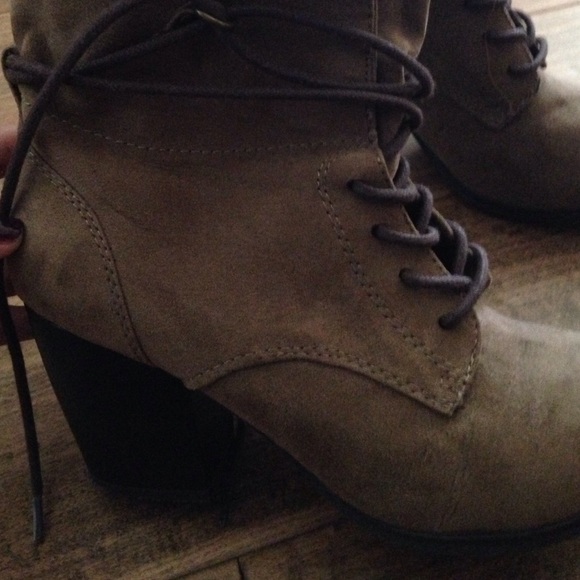 Shoes - Picture 3 of 3