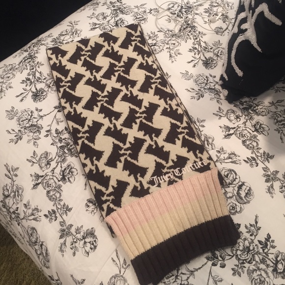 Juicy couture scarf