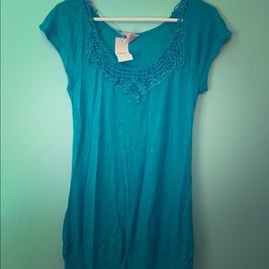 cute blue top!! NWT