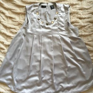 PRICE DROP 💖🙀 Embellished top