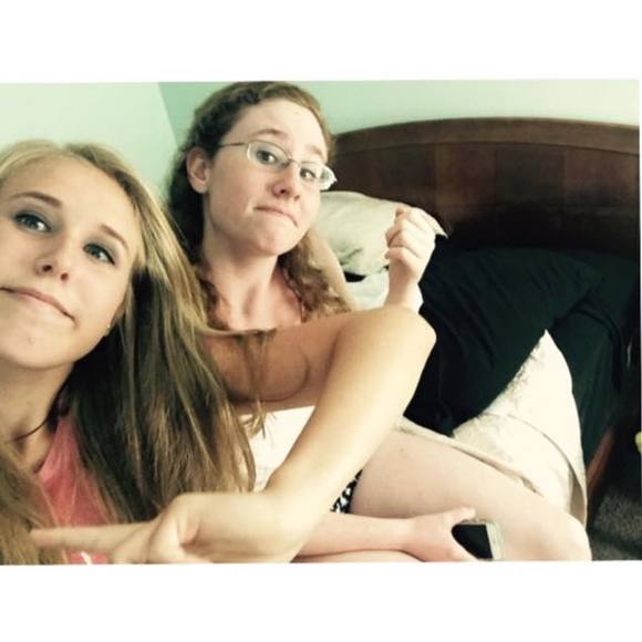 Meet your Posher, Nicole - Picture 1 of 1