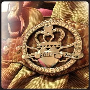 🎉MOVING SALE!!🎉 Kathy Van Zeeland Cinch Bag