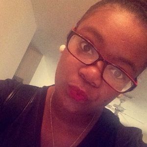 Meet your Posher, Nia