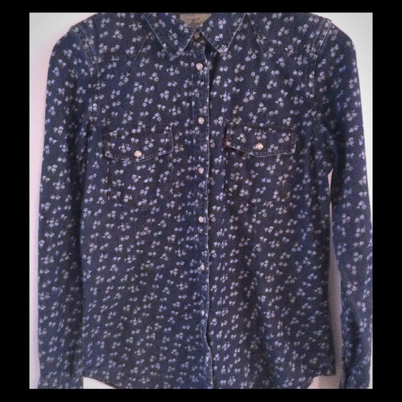 Floral Levi's Pearl Snap Button Down