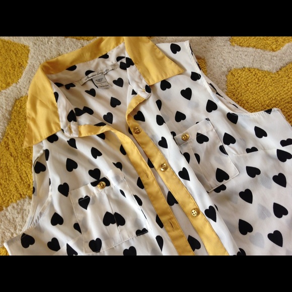 American Rag heart print sleeveless blouse