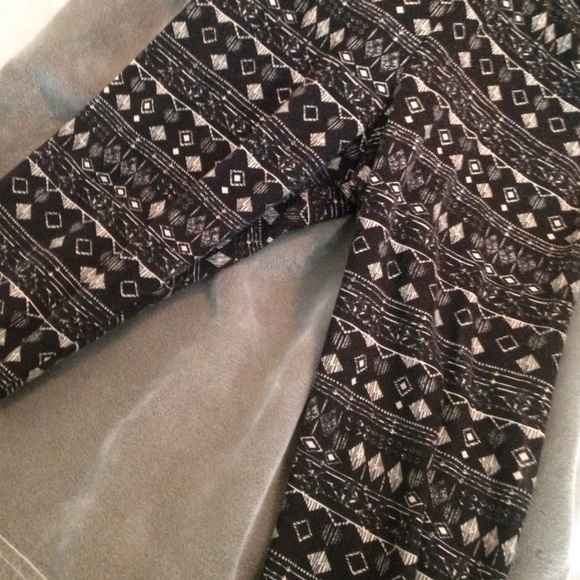 tribal print leggings! - Picture 2 of 2