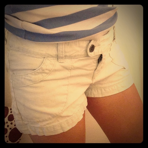 🎉ALL OFFERS ACCEPTED🎉 Mossimo Stripe Shorts